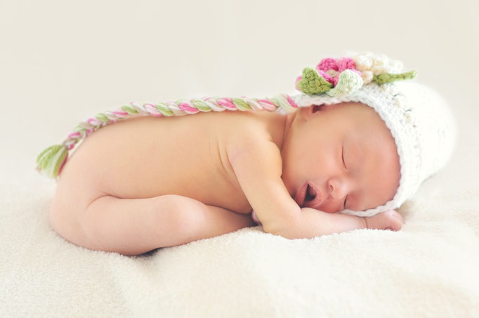 Fotografo premaman Torino - coppia futuri genitori teneri ritratto