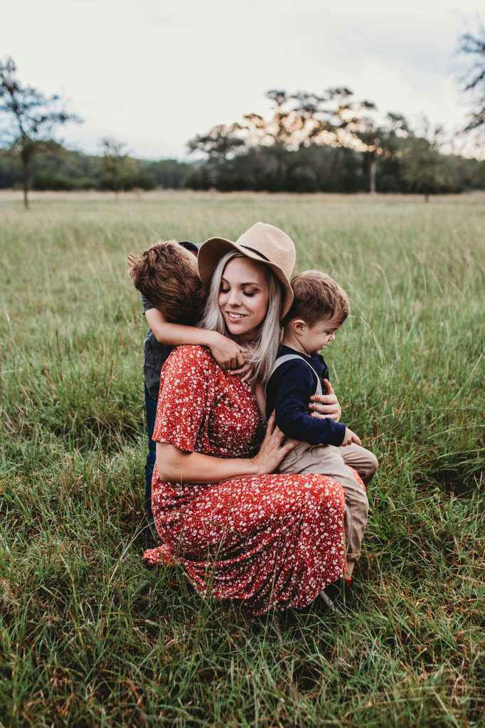Fotografo premaman Torino - servizio gravidanza coppia amore dolce