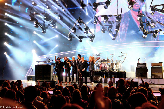 Terminando el concierto en Viña del Mar, 2014, con el Zeta Bosio.