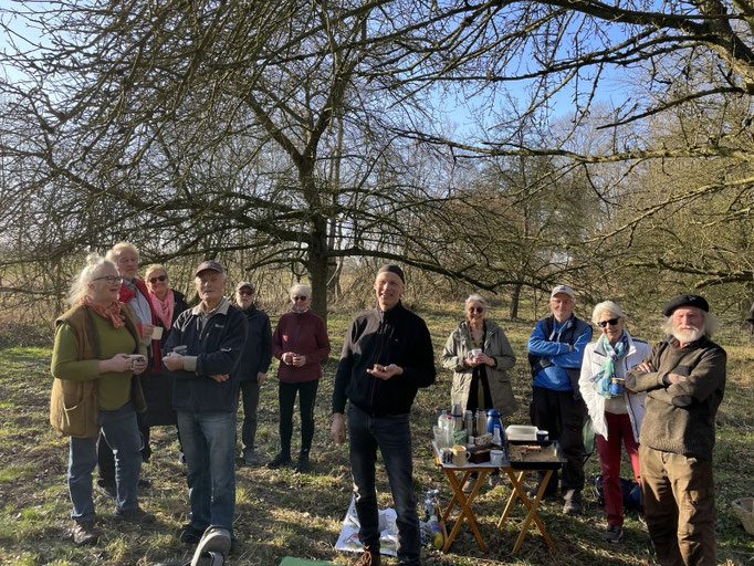 Gedenkfeier mit Kuchenbüffet, Musik und geselliger Runde (c) Heike Kramer