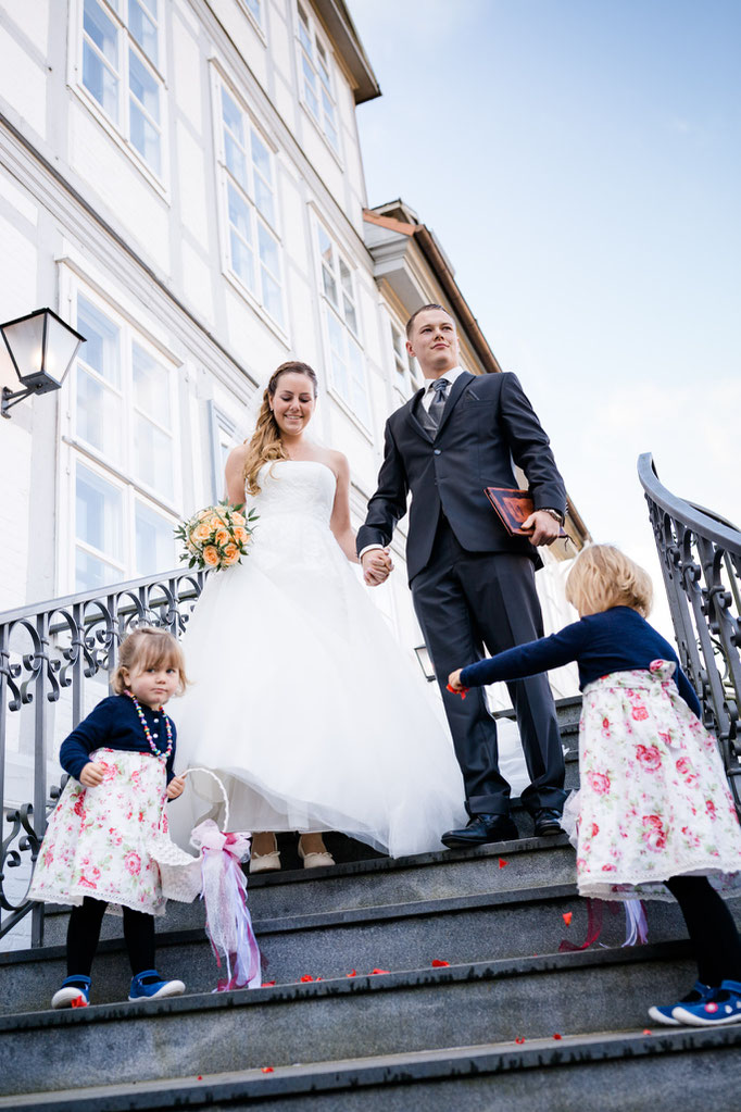 Hochzeit Karina & Christopher auf Schloss Lüdersburg Blumenkinder