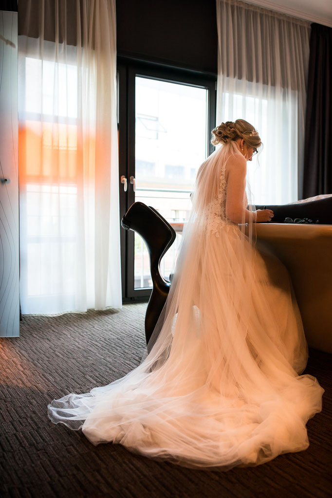 Braut im East Hotel Hamburg - Getting Ready FOTOFECHNER