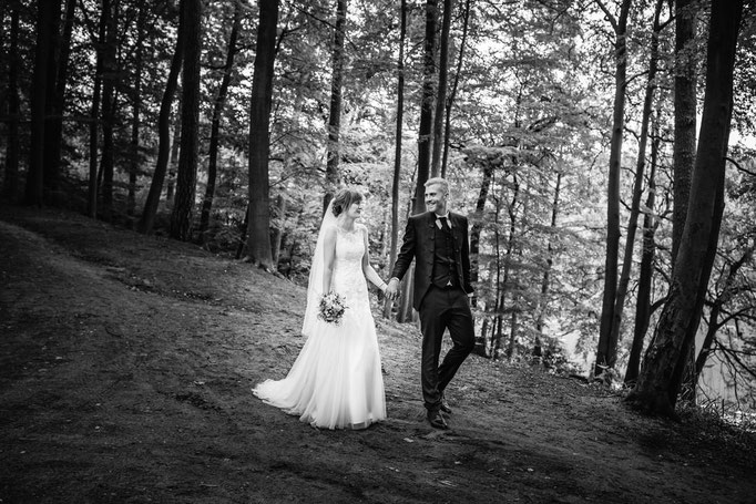 Brautpaar im Wald
