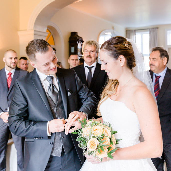 Hochzeit Karina & Christopher auf Schloss Lüdersburg Ringwechsel