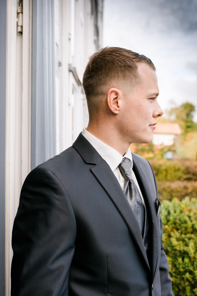 Hochzeit Karina & Christopher auf Schloss Lüdersburg Bräutigam