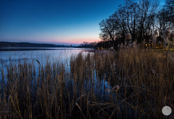 Bild: Templiner See bei Herrmannswerder, Potsdam im Februar 2018, "lakeside winter lights", www.2u-pictureworld.de