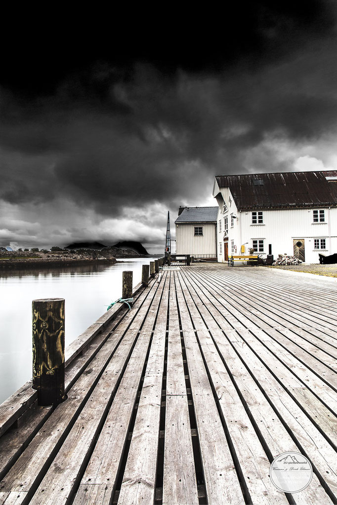 Bild: Lofoten, Kabelvag, "Fluchtkulisse", www.2u-pictureworld.de