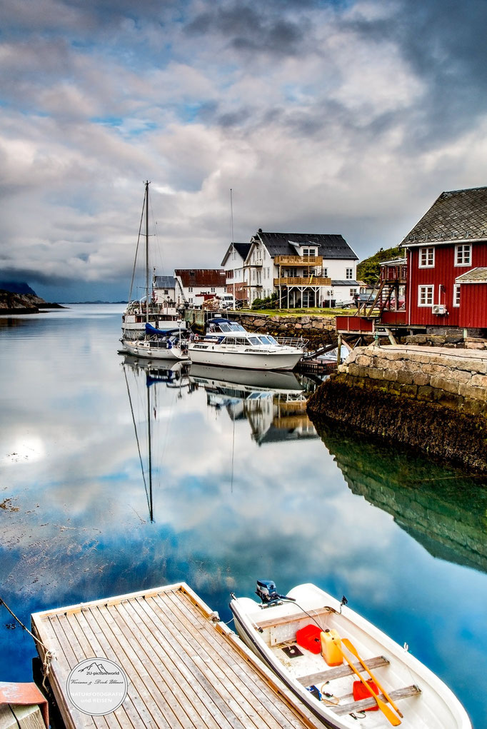 Bild: Lofoten, Kabelvag, "im Hafen liegend", www.2u-pictureworld.de