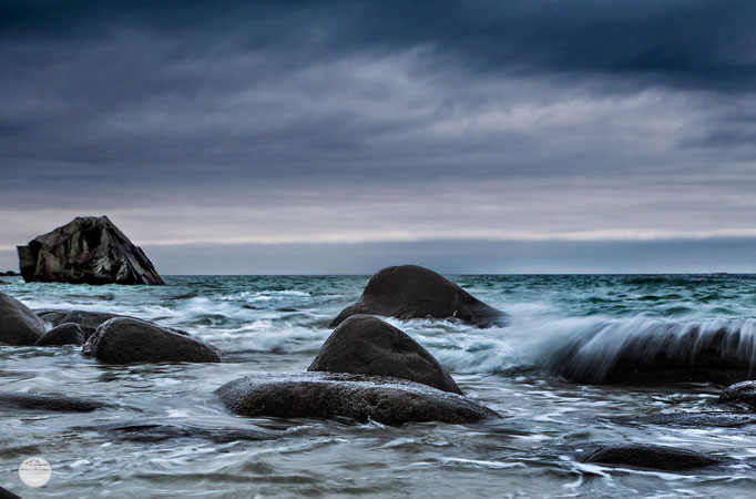 Bild: bay of Utakleiv, Lofoten, "ocean rocks"; www.2u-pictureworld.de