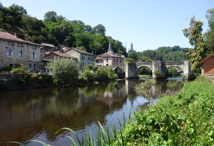 Le quartier du Pont-de-Noblat et son pont médiéval sur la Vienne