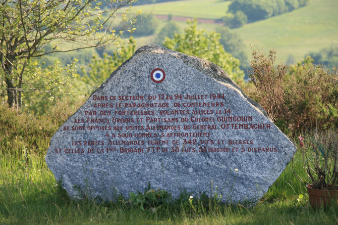 Stèle à la mémoire de la Bataille du Mont Gargan (juillet 1944) - Photo Marion Rose