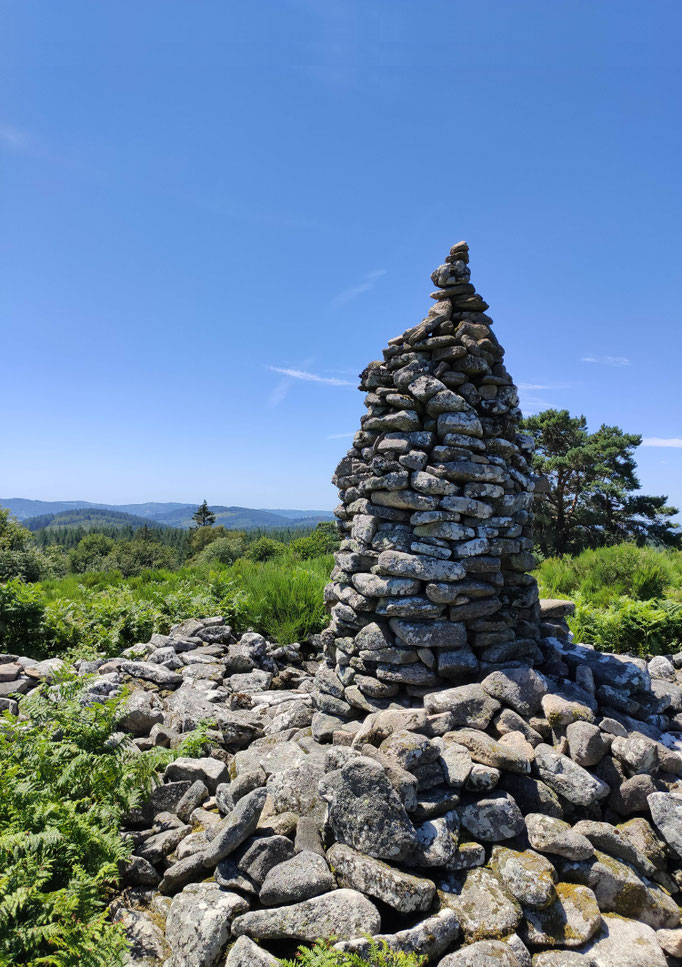 Tumulus du Puy-la-Besse et son point de vue sur les paysages alentours