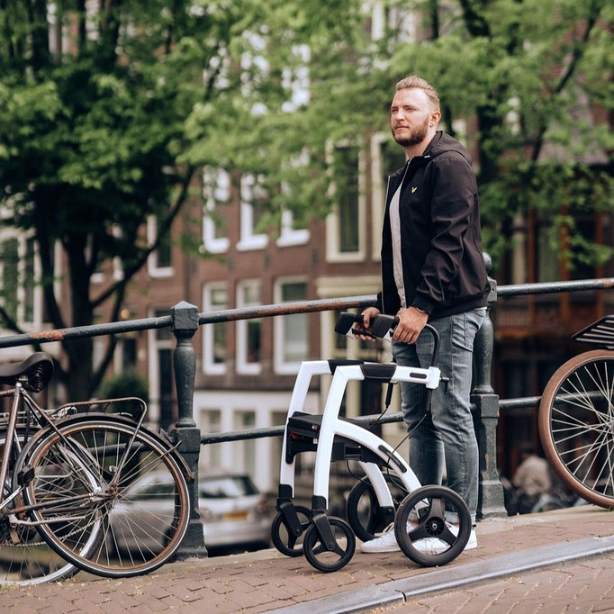 Rollator für Aktivitäten im Freien