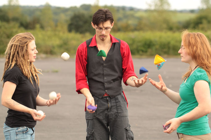 Creative Palaver Juggle