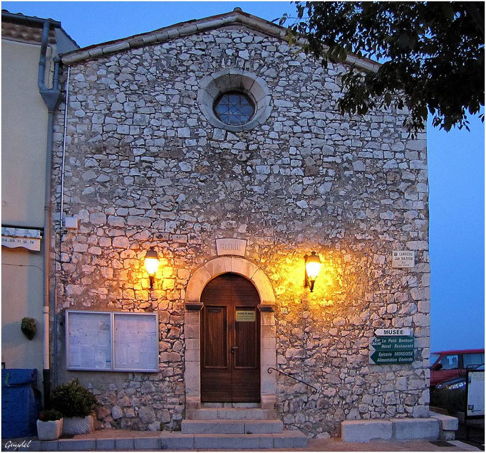 La Mairie ... à la tombée du jour