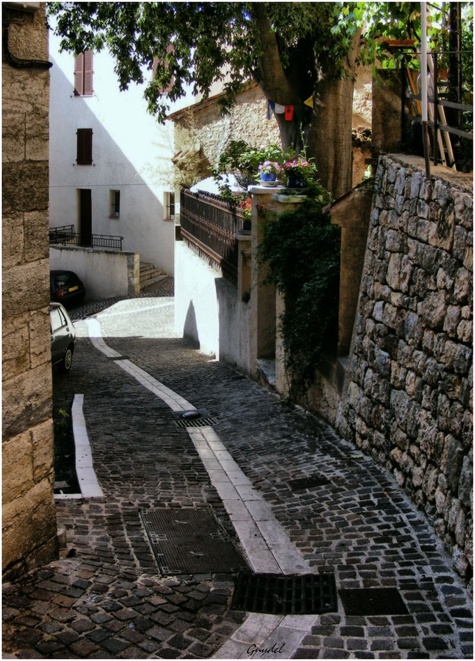 Une Calade dans le Village
