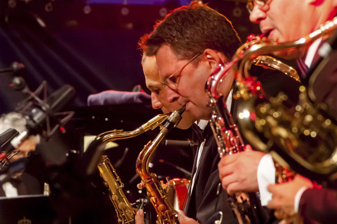 KING OF SWING ORCHESTRA saxes