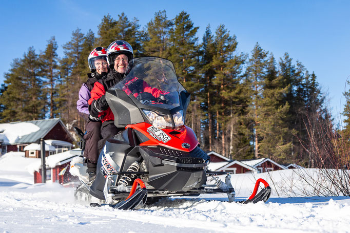 Schneemobiltour in Schweden