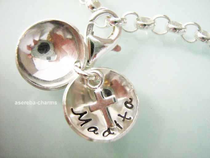 (Sammel-)Armband zur Taufe mit Mini-Medaillon mit Schutzengel aussen + Kreuz innen