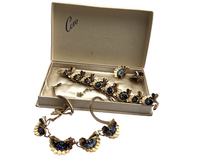 Coro high-end beautiful scalloped & 3D links adorned with pastel speckled glass plates and sky blue rhinestones - set in Original Box-932/6