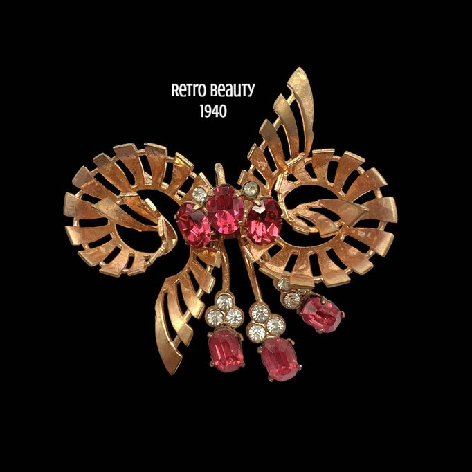Lush Vintage Rhinestone Brooch Hot Pink Flower Spray bouquet Gold 1940's Floriated vintage Designer Costume Jewelry -- Art.401/4 -