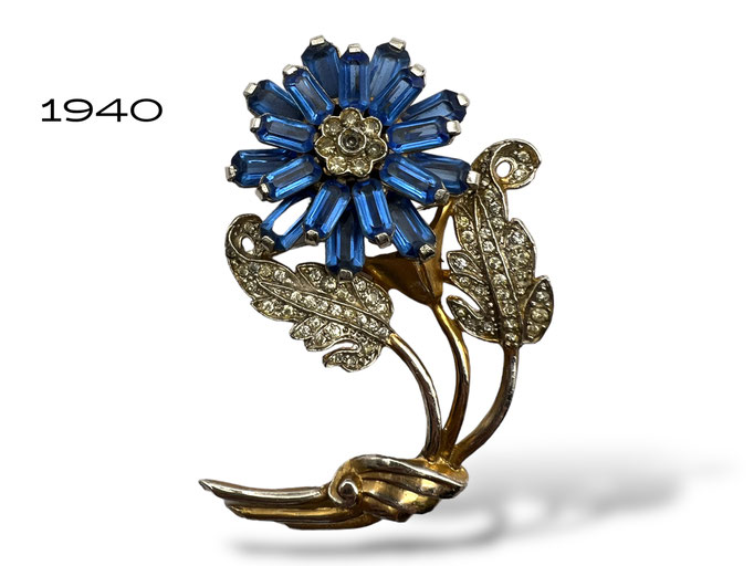 1940s Floral Corsage Brooch cornflower blue Flower Brooch - Lovely Retro floral pin w/clear rhinestones accent -art.831/6
