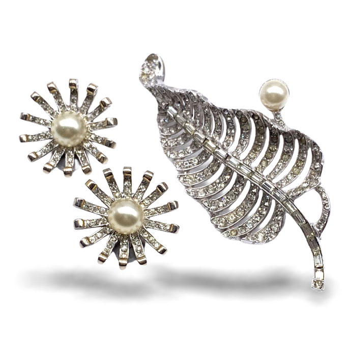 Spectacular REJA pearls and Diamante’ Rhinestone Brooch and Earrings set - Awesome nature-inspired Circa-1940-50 set - art.620/6