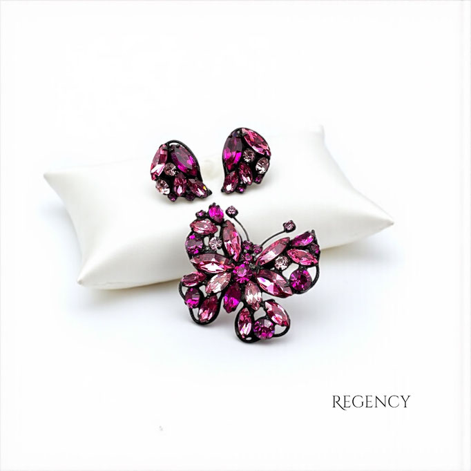 Mesmerizing REGENCY deep combo of Pink and Fuchsia in japanned setting Butterfly Earrings Brooch Set- Regency book piece - Art.530/7