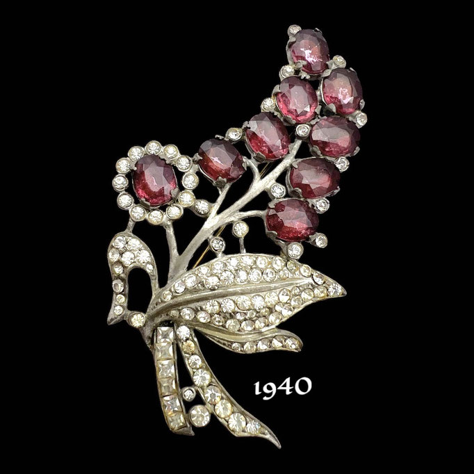 1930/40s Floral Corsage Brooch lively Purple Flower  Brooch - Lovely ancient  floral  pin  w/clear rhinestones accent -art.431/7
