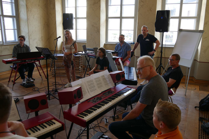 MusikWerkstatt-Workshop Drum-Bass-Gitarre-Keyboard