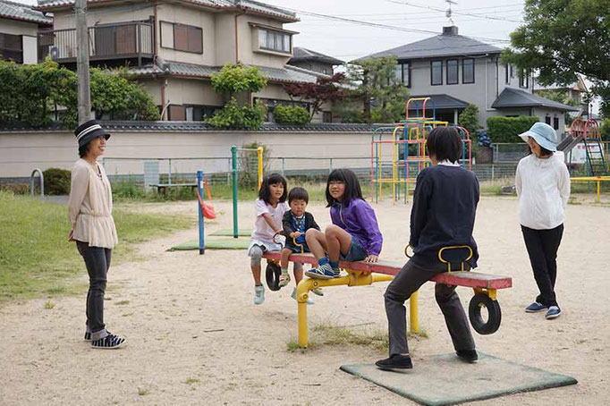 礼拝後の公園遊び。