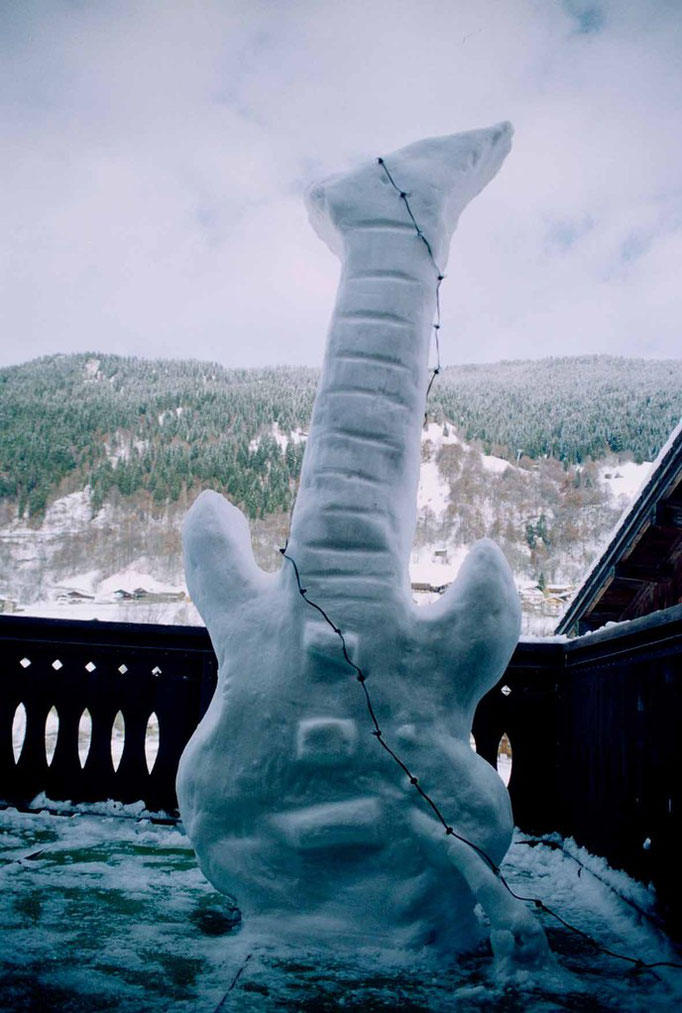 Schneegitarre - Snow guitar