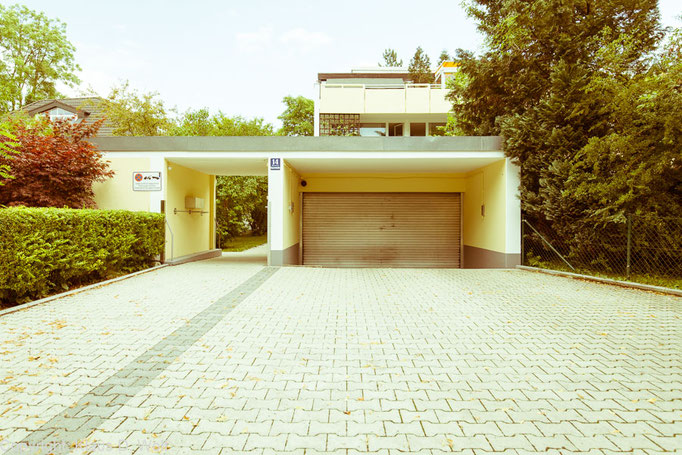Fotoprojekt Architekturfotografie "1200 Garagen Menzing", Fotograf: Klaus D. Wolf, München