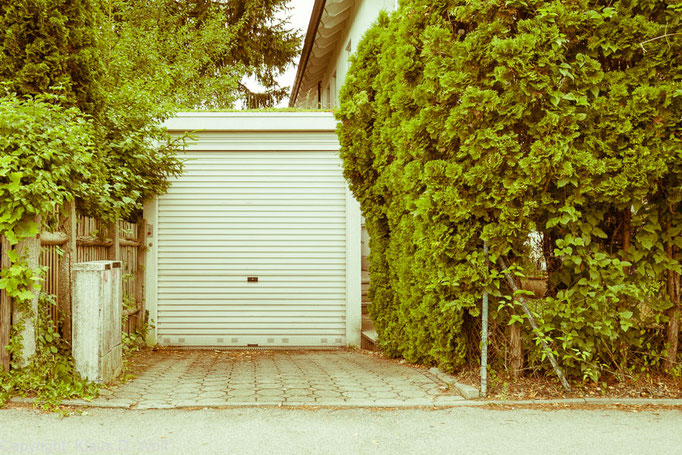Aus der Architekturfotografie-Serie "1200 Garagen Menzing", Fotograf: Klaus D. Wolf, München