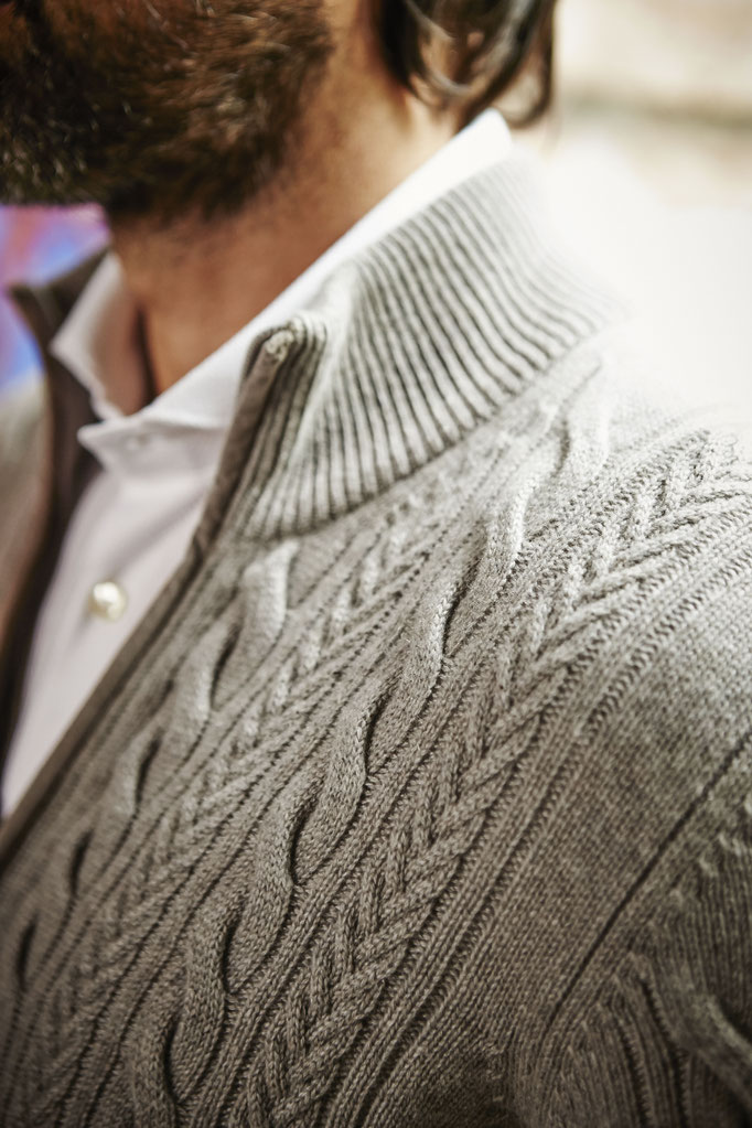 Cardigan mit Zopf von Gran Sasso oder Altea sind immer ein Hinkucker 