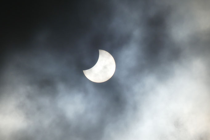 Partielle Sonnenfinsternis bei Gnarrenburg - Foto: Gesine Schwerdtfeger