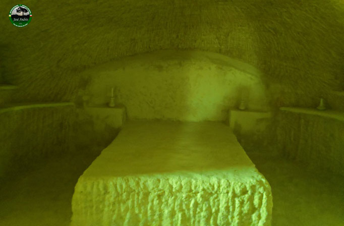 Casa de piedra. Se encuentra dentro de la finca vallada y privada de Toñi y Manuel