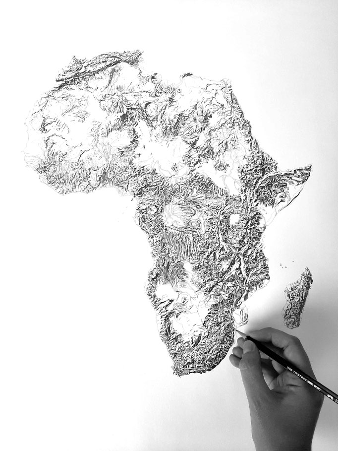 Carte de l'Afrique en relief - Crayon Graphite - Atelier Capucine Minot
