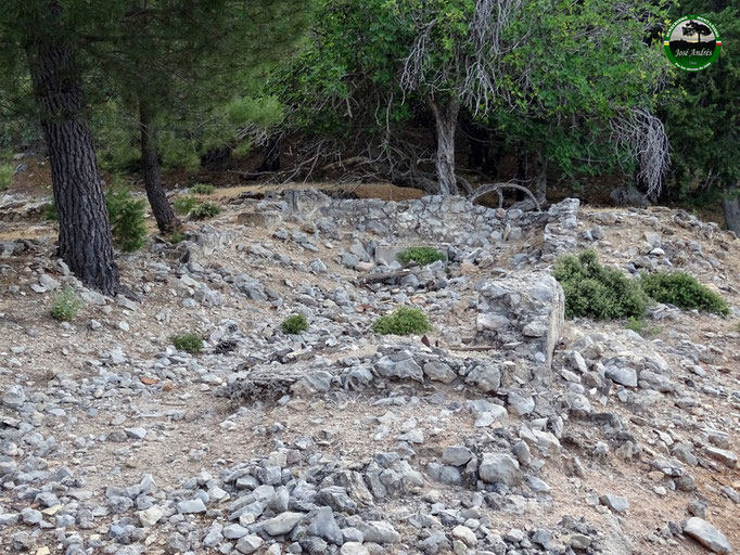 Ruinas de la C.F. de Majada Llana.