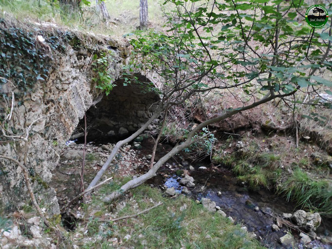 Puente sobre el arroyo de la Mesa