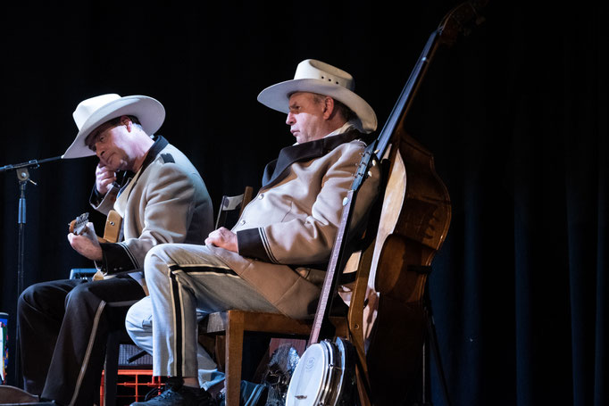 HORA THEATER SOUNDSYNDROM 