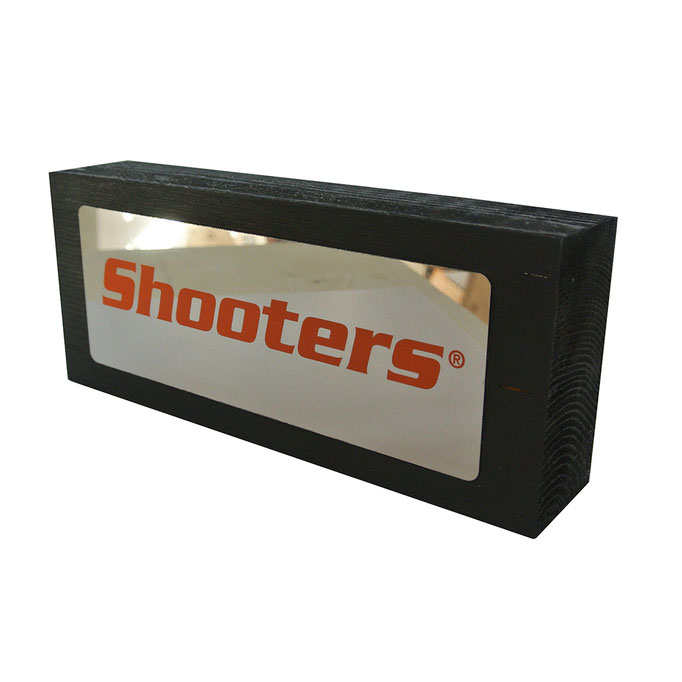 targhetta SHOOTERS in legno tinto nero e acciaio specchiato e personalizzato