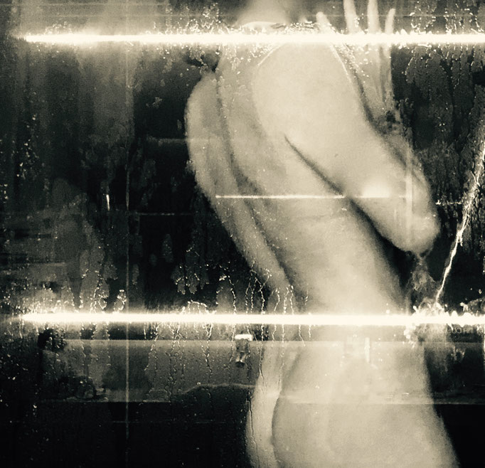 Flash light shower