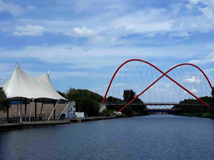 Kunst am Dortmund-Ems-Kanal, mit einer faszinierenden Brückenkonstruktion