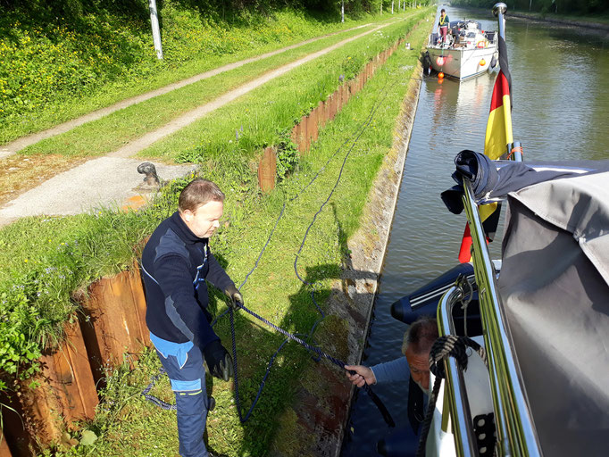 Letzte Anweisungen vor der Passage des Tunnels