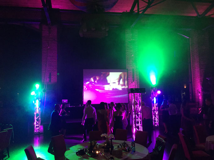 Abiball DJ im Dacpo mit aufwändiger Light& Video Show