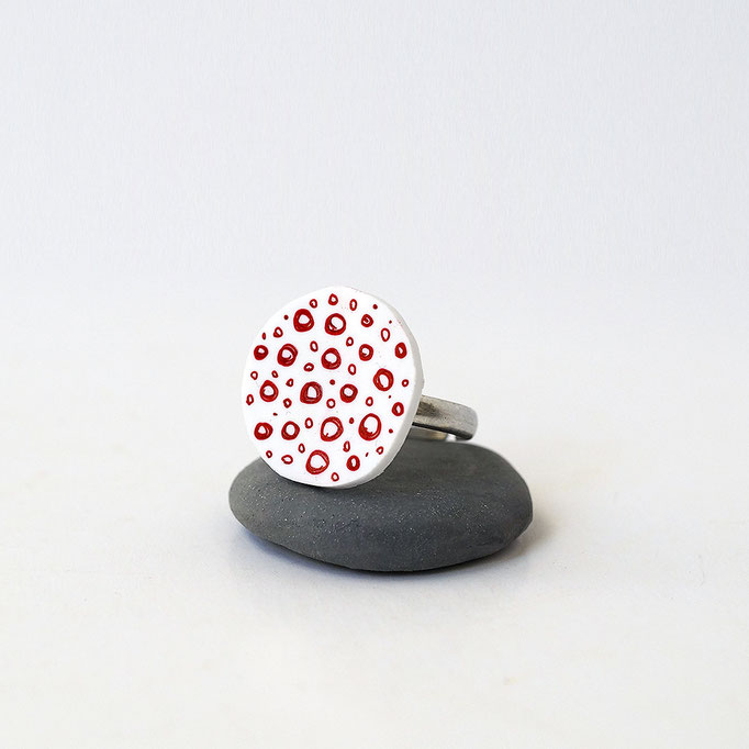 Χειροποίητο πλαστικό δαχτυλίδι doodle (διάμετρο 2 cm) 6 Ευρώ