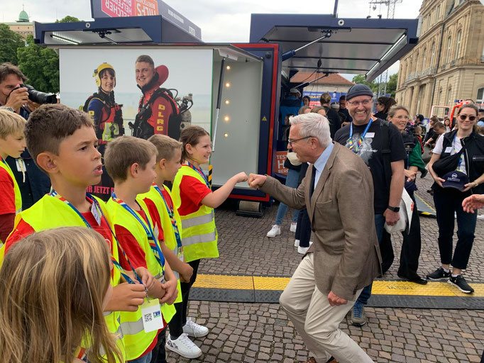 Herr Strobel war sehr sprach jedes Kind persönlich an