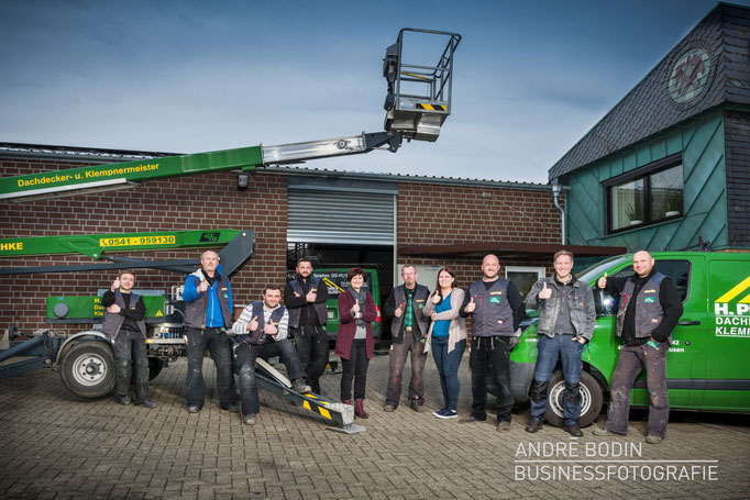 Werbefotografie: Teamfotos bzw Imagefotos für die Webseite eines Dachdeckers