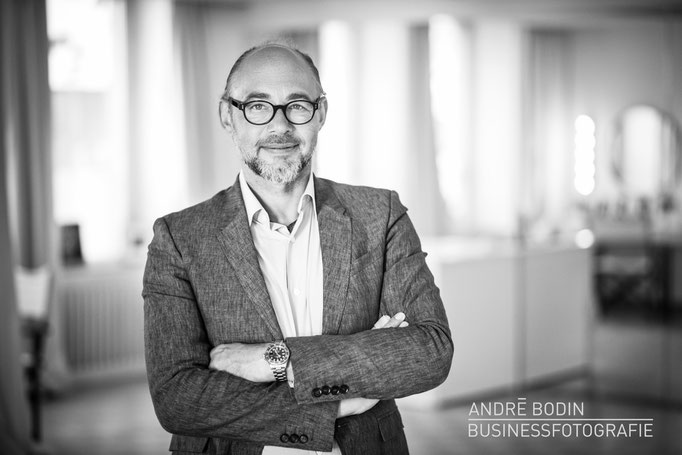 Businessfotografie: Geschäftsführerportrait bzw Charakterportraits eines Architekten für ein Magazin